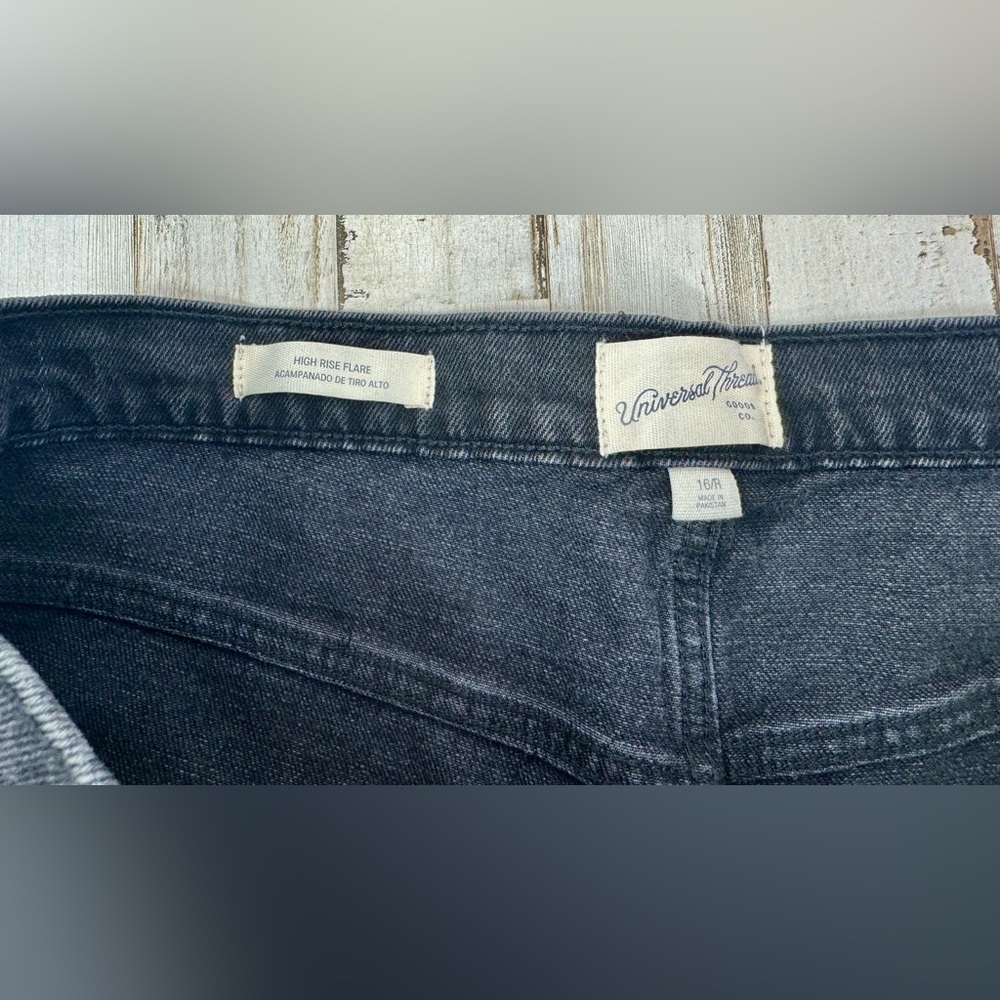 Universal Thread Women's High-Rise Flare Jeans Black Denim Size 16R Short NWT - Picture 4 of 12
